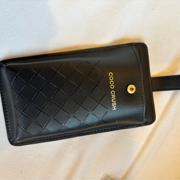 Chanel gwp Crossbody phone case with credit card holder - Picture 7 of 8